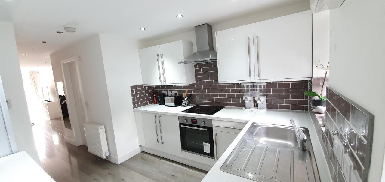 Trendy, Modern Garden Posh Peckham Apartment Лондон Экстерьер фото