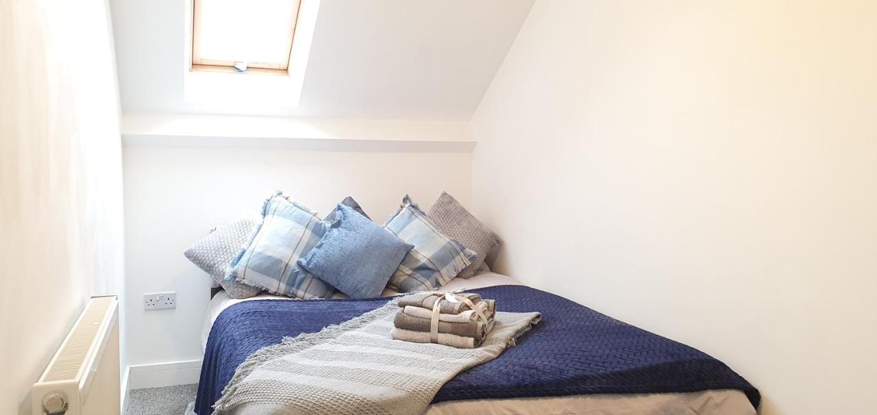 Trendy, Modern Garden Posh Peckham Apartment Лондон Экстерьер фото