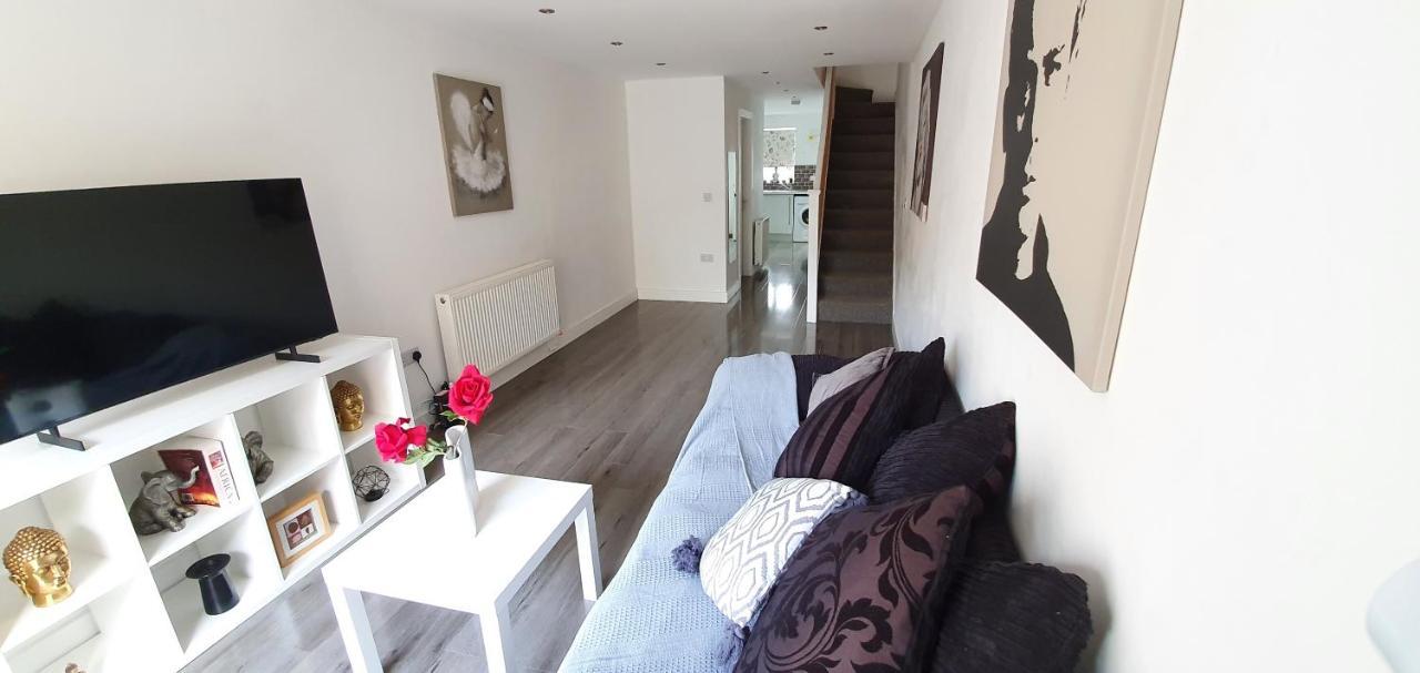 Trendy, Modern Garden Posh Peckham Apartment Лондон Экстерьер фото