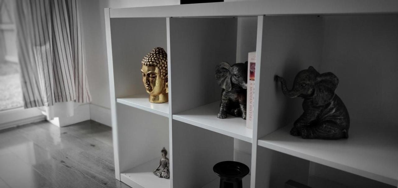 Trendy, Modern Garden Posh Peckham Apartment Лондон Экстерьер фото
